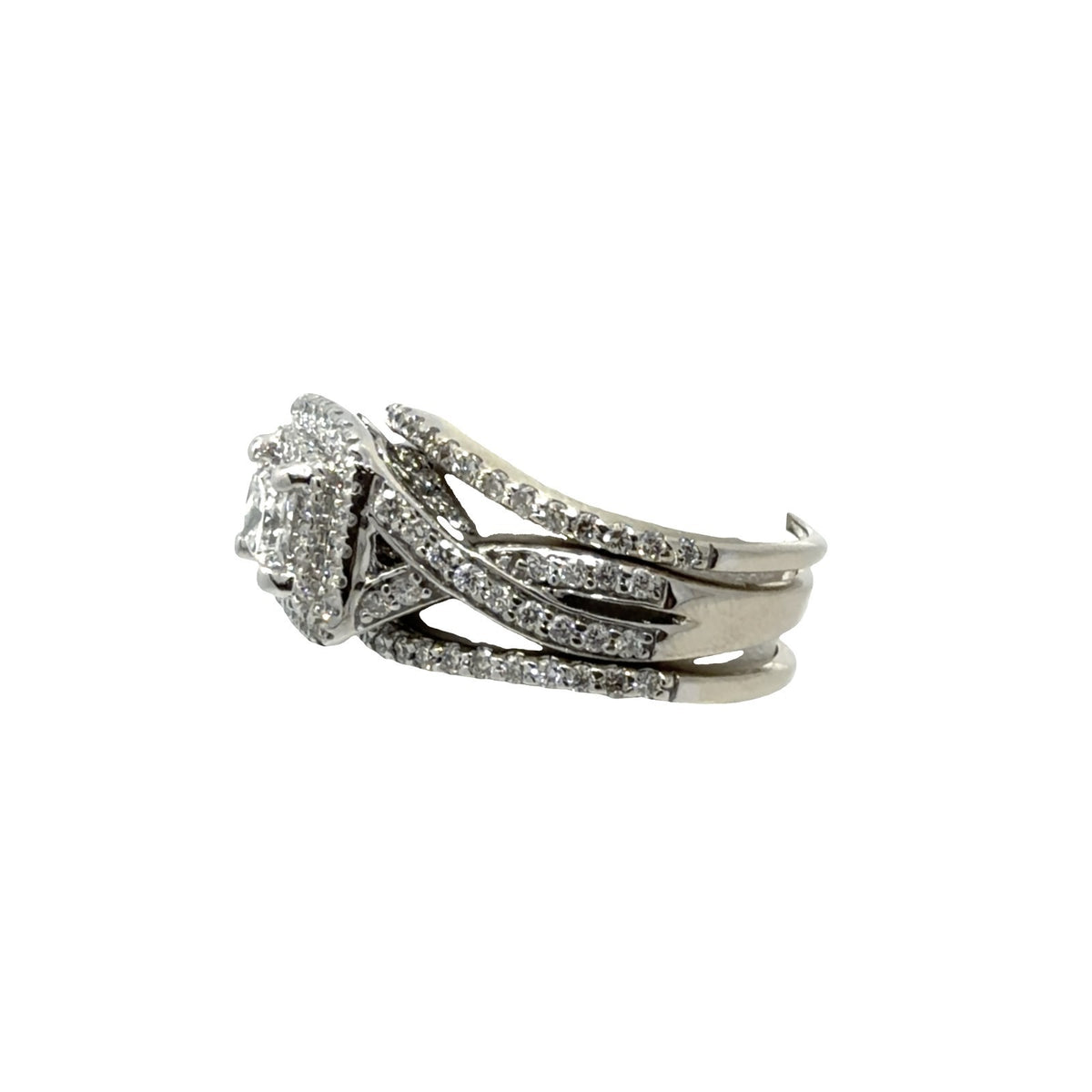 14k White Gold (1.28ctw) Diamond Princess Cut Engagement Ring with Chevron Bands3